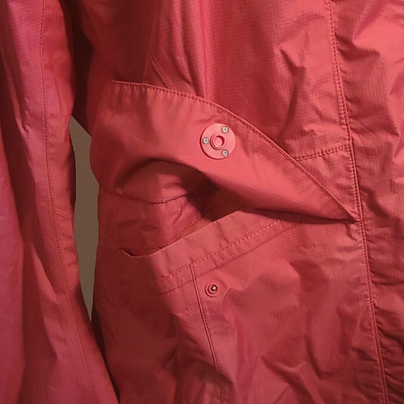 MEC Womens Aquanator Rain jacket in Small - Picture 10 of 16